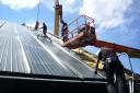 Montage 1 eindpanelen oostzijde.JPG